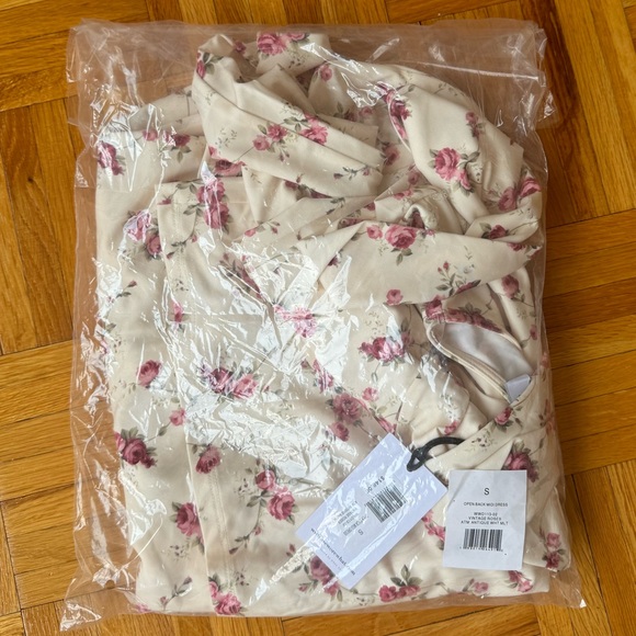 WeWoreWhat Open Back Midi Dress - Picture 4 of 6